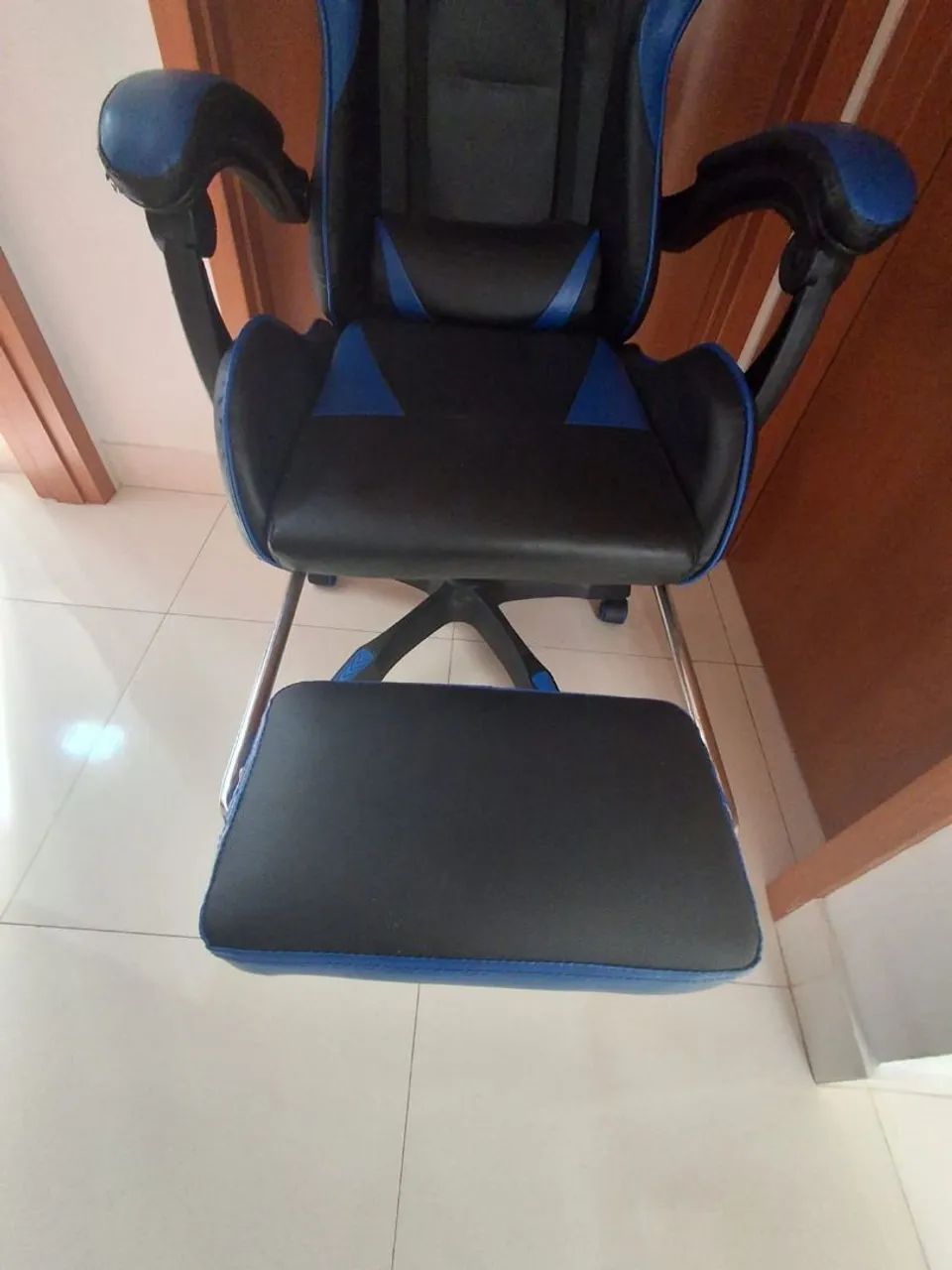 Cadeira Gamer Azul e Preto - Foto 2