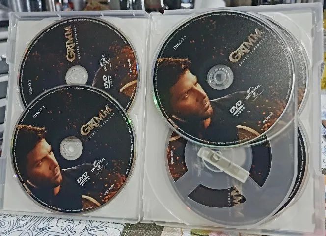 DVD Grimm - 5ª Temporada Original com luva (5 discos) - Foto 3