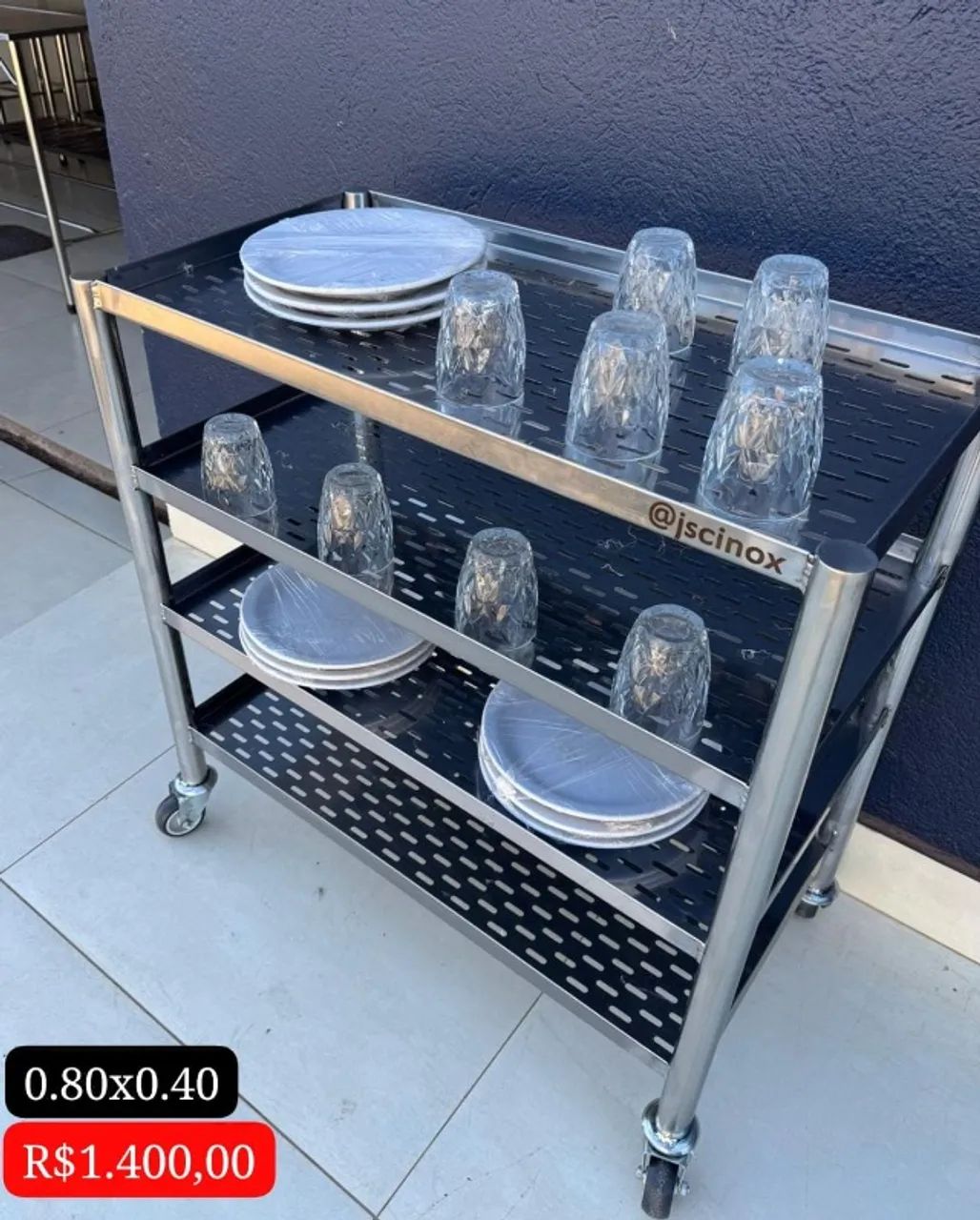 Fruteira/escorredor inox com 04 planos e rodízios .