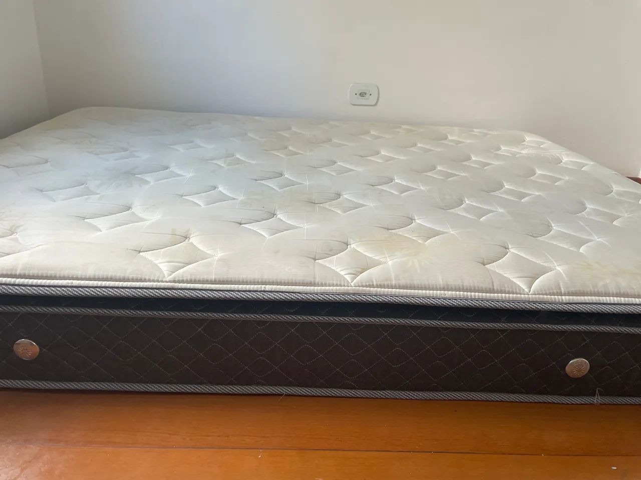 Colchao perfeito estado -semi novo casal - Foto 3