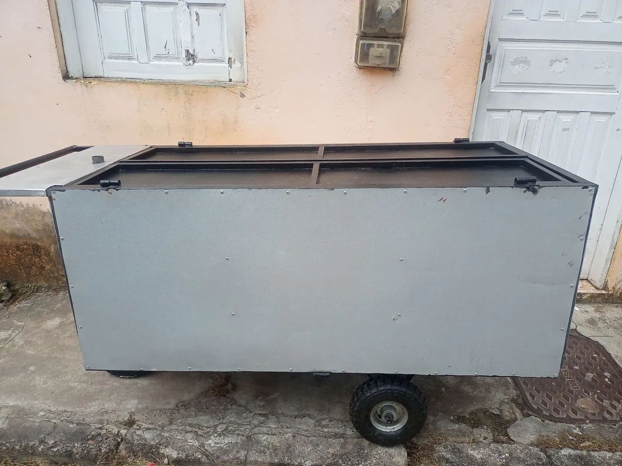 Carrinho comercial de metal resistente