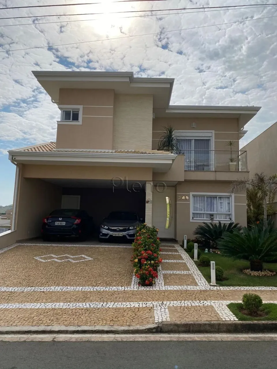 Casa à venda em Valinhos, Pinheiro, com 3 suítes, com 331 m², Condomínio Portal do Jequiti