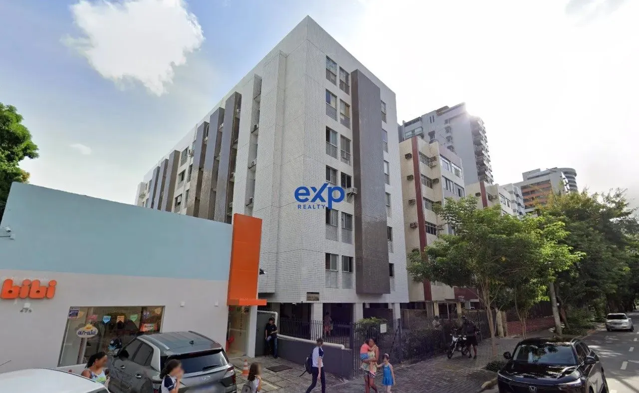 More na rua do Futuro próximo do Parque da Jaqueira