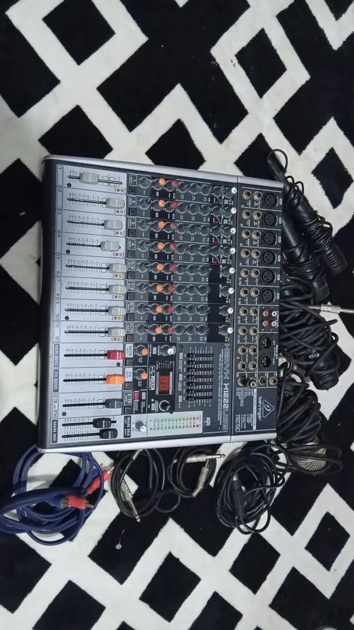 Behringer Xenyx X1222USB