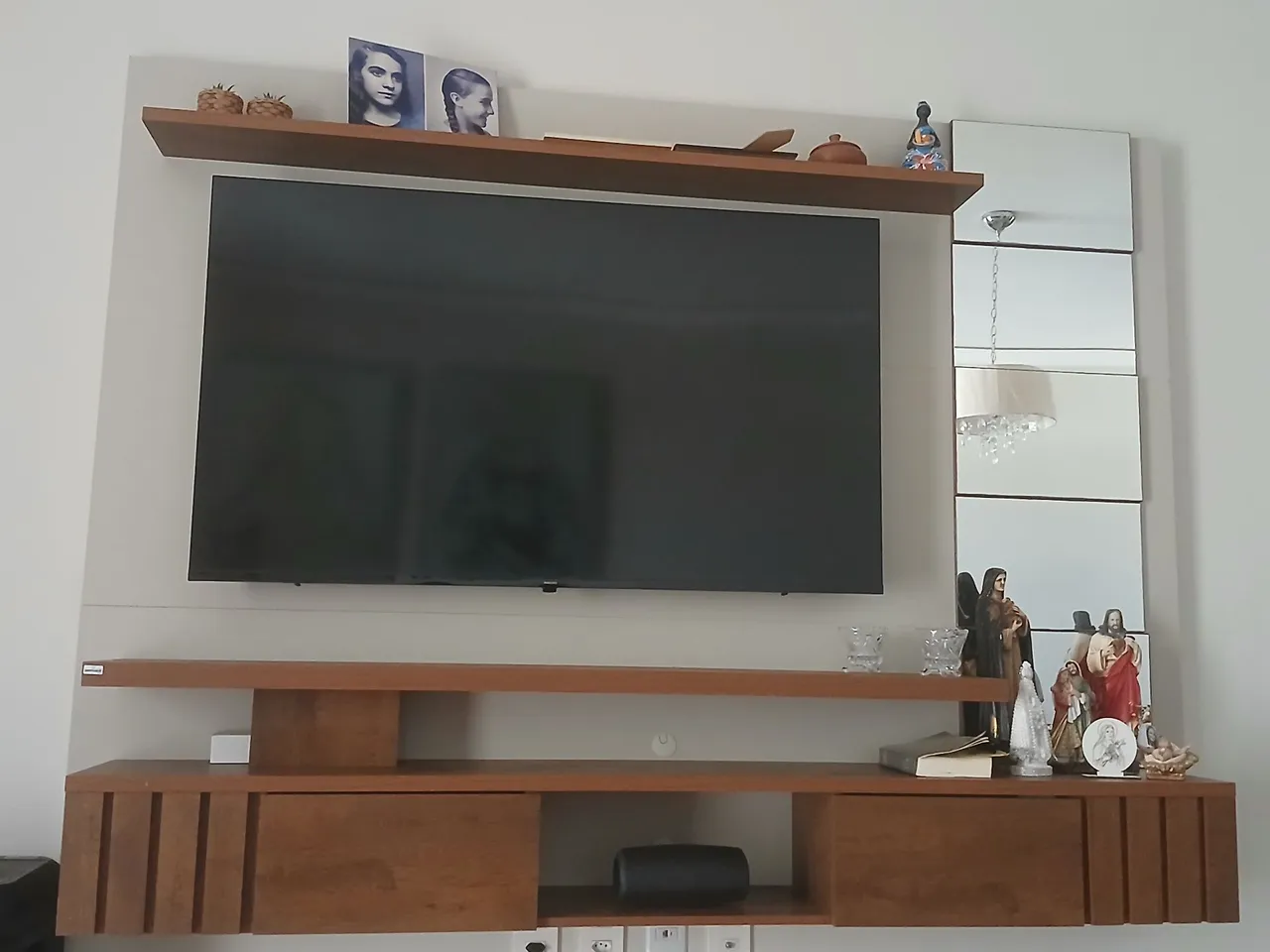 Painel Para Tv Até 65" 100% MDF 2 Portas Basculantes Espelho Murano Permobili