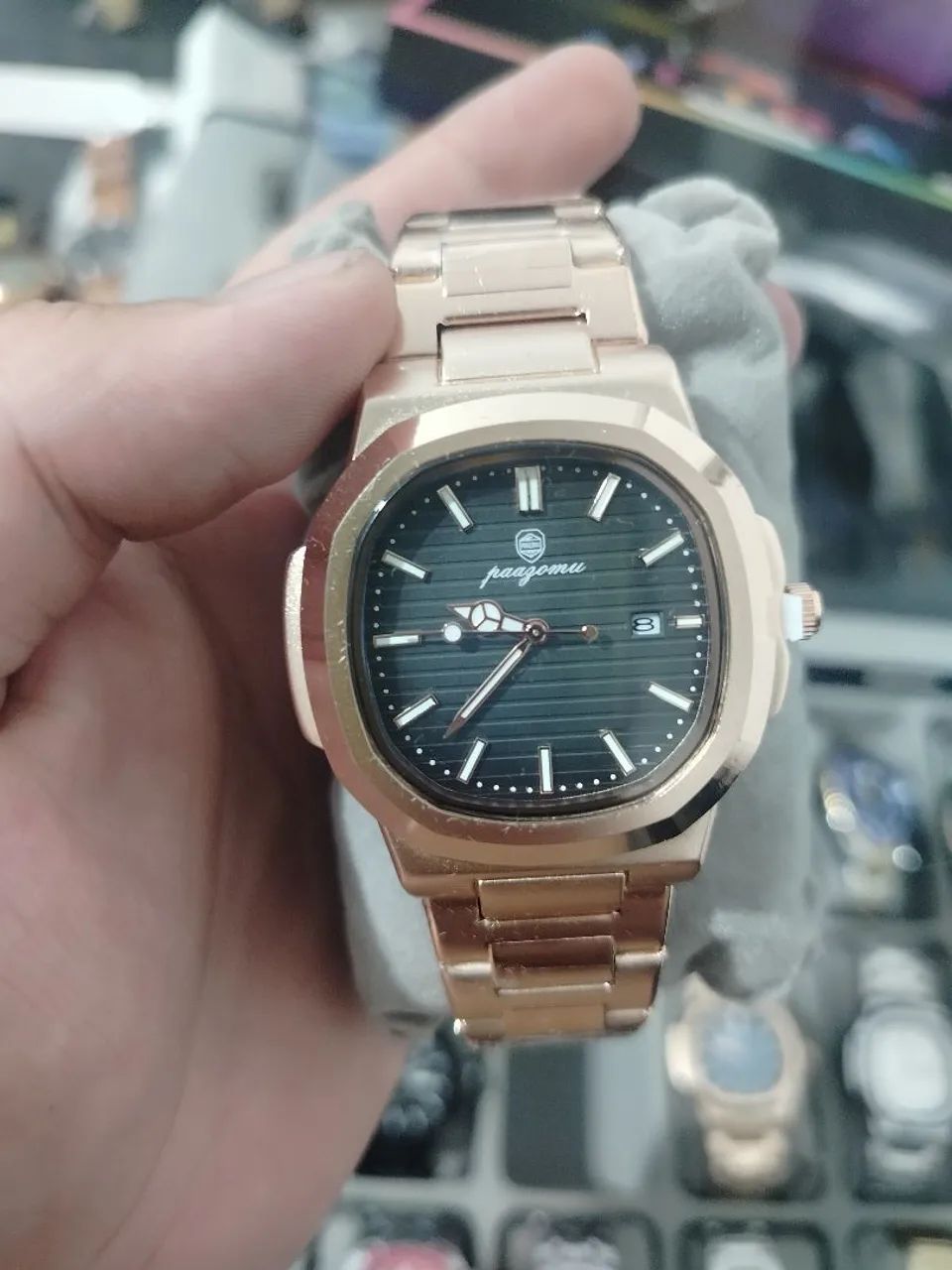 Relógio Masculino Dourado Elegante a prova de água  - Foto 3