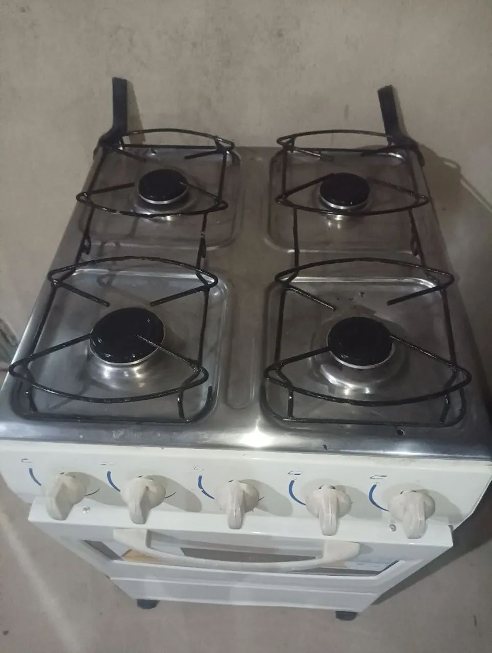 Fogão 4 bocas tudo ok