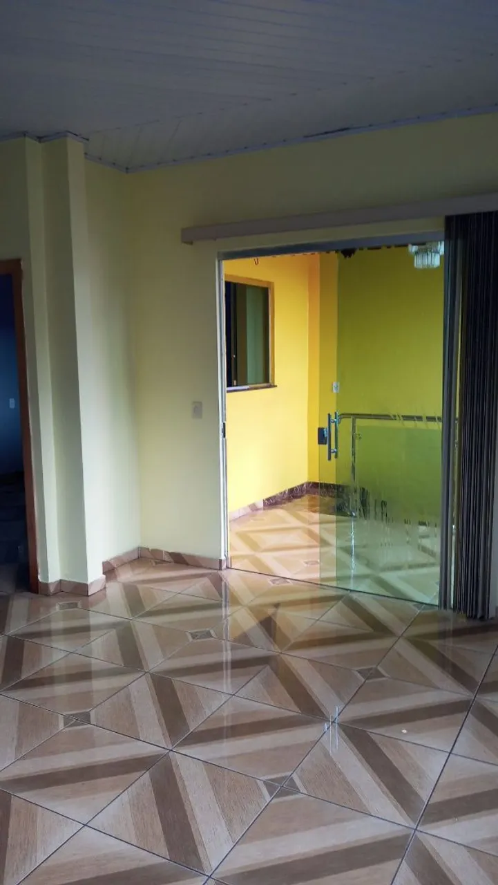 Apartamento com 80 metros quadrados. Com ar condicionado no quarto
