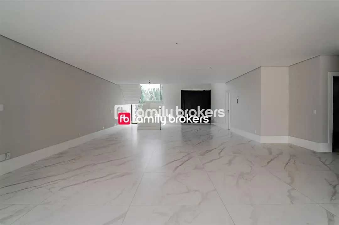 CONDOMINIO ALPHAVILLE: LUXUOSA CASA TRIPLEX COM 5 SUÍTES | 600 M² | 4 VAGAS - Foto 3