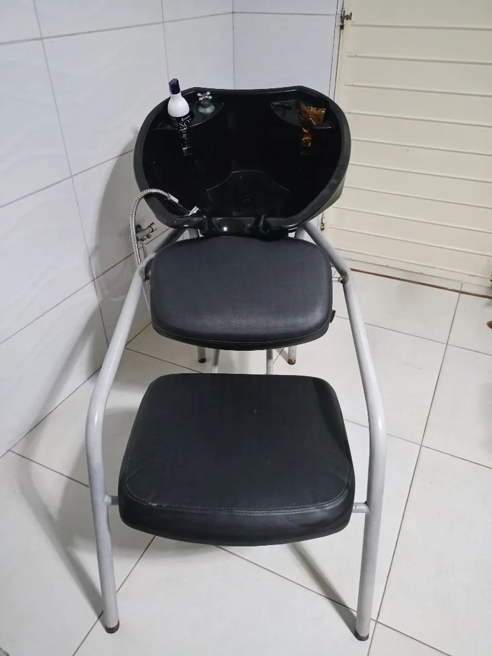 Lavatório em boa condições de uso.