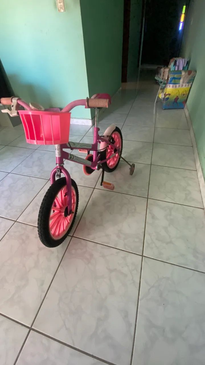 Bicicleta da Barbie rosa  - Foto 3