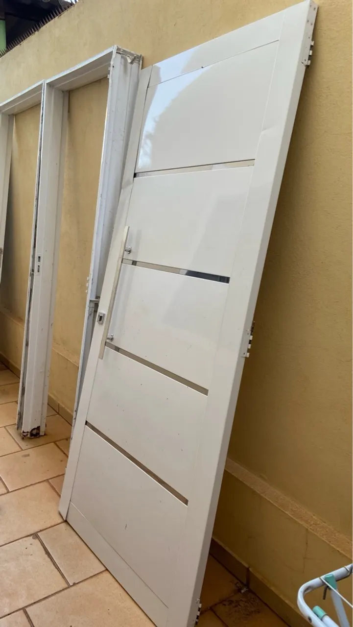 Porta branca moderna