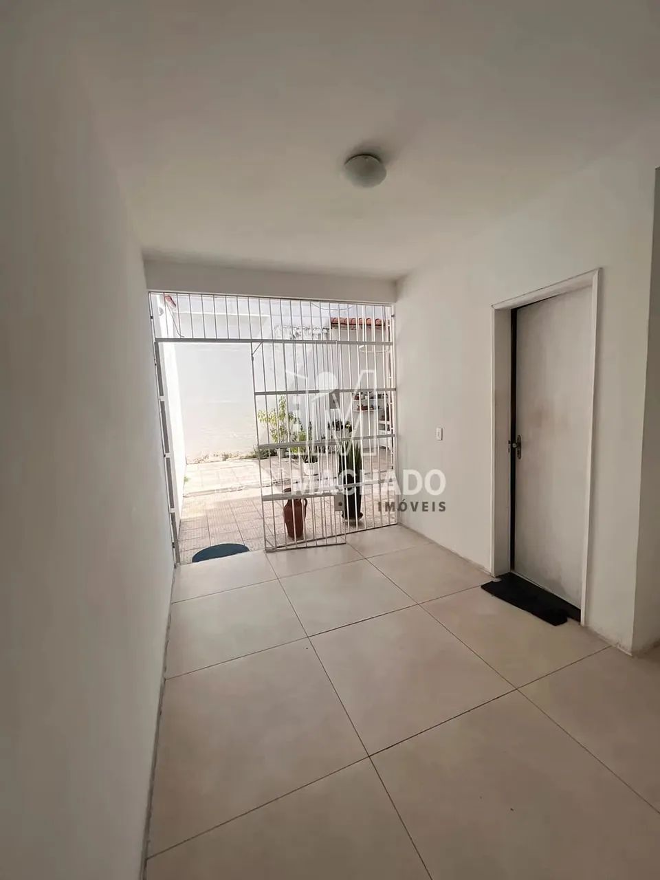 Casa 4 Quartos, Suíte, Varanda e Duplex. Próximo ao comercio e da praia da à venda, Jardim - Foto 4