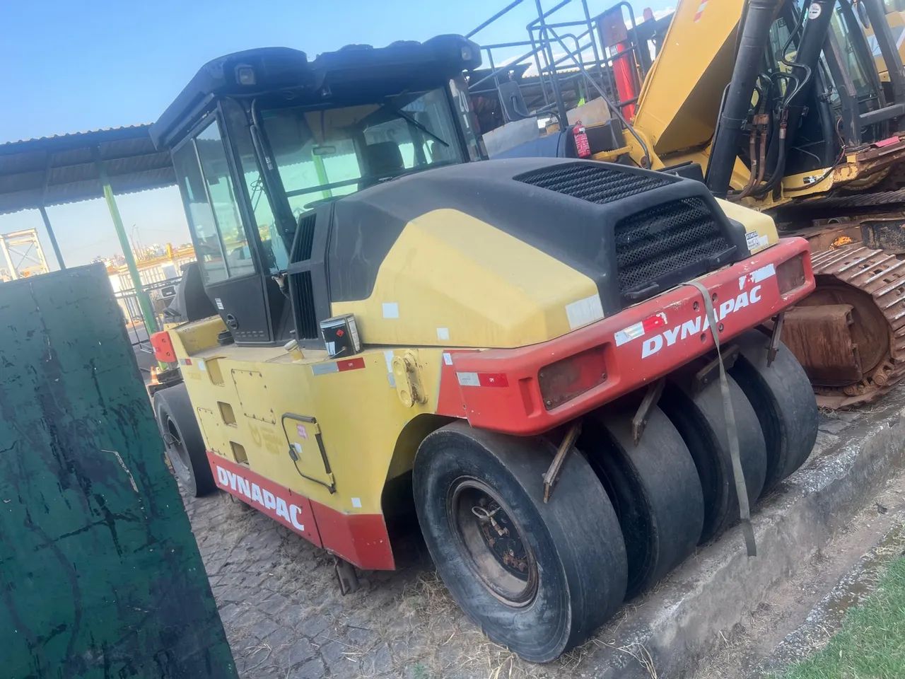 Rolo Compactador Dynapac Pneu 27 TN . - Foto 2