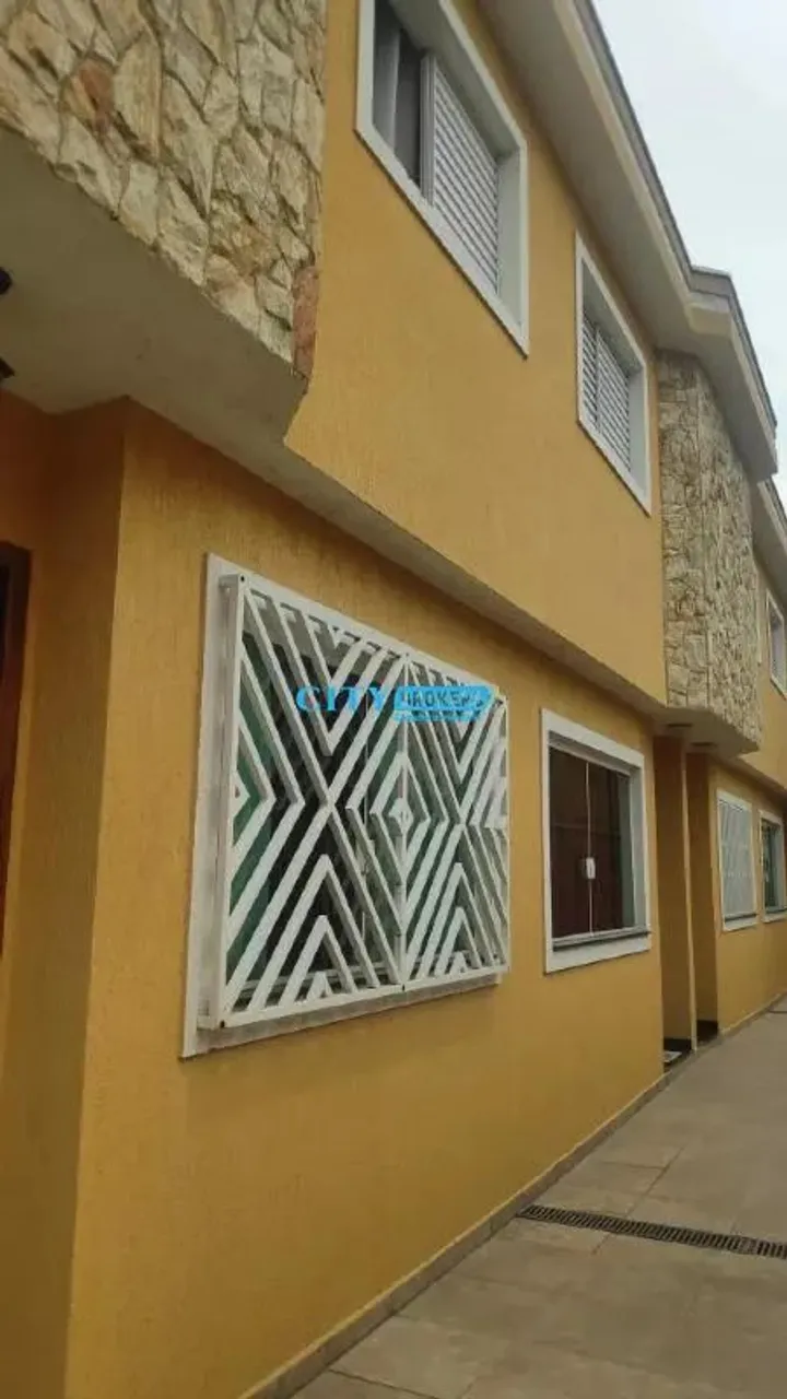 Sobrado á venda em Condomínio Fechado com 2 dormitórios na Vila Antonieta Zona Leste