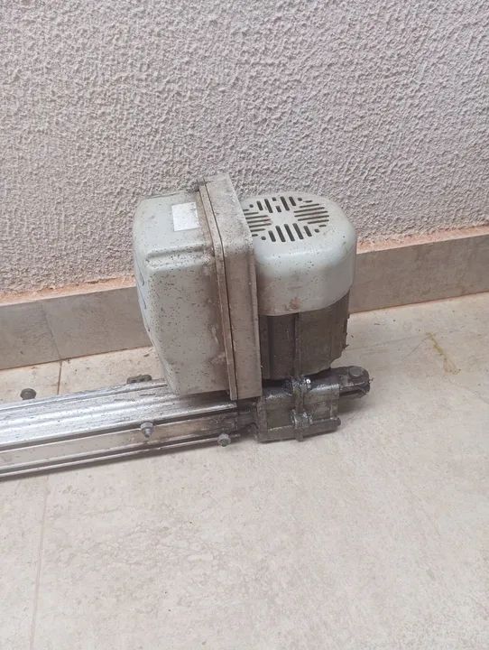 Motor Peccinin basculante retirada de peças 