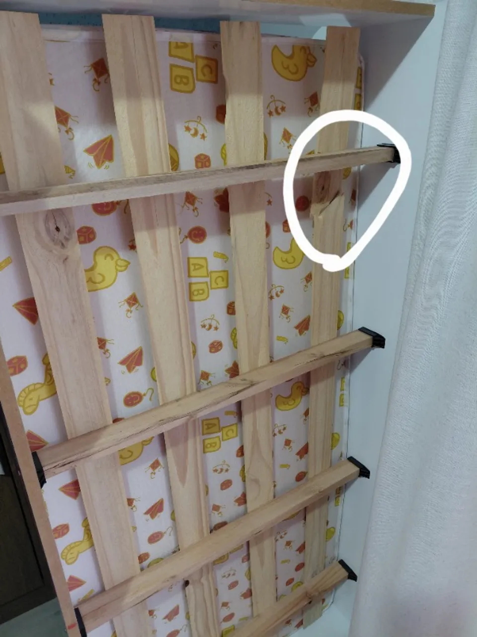 Mini cama menina