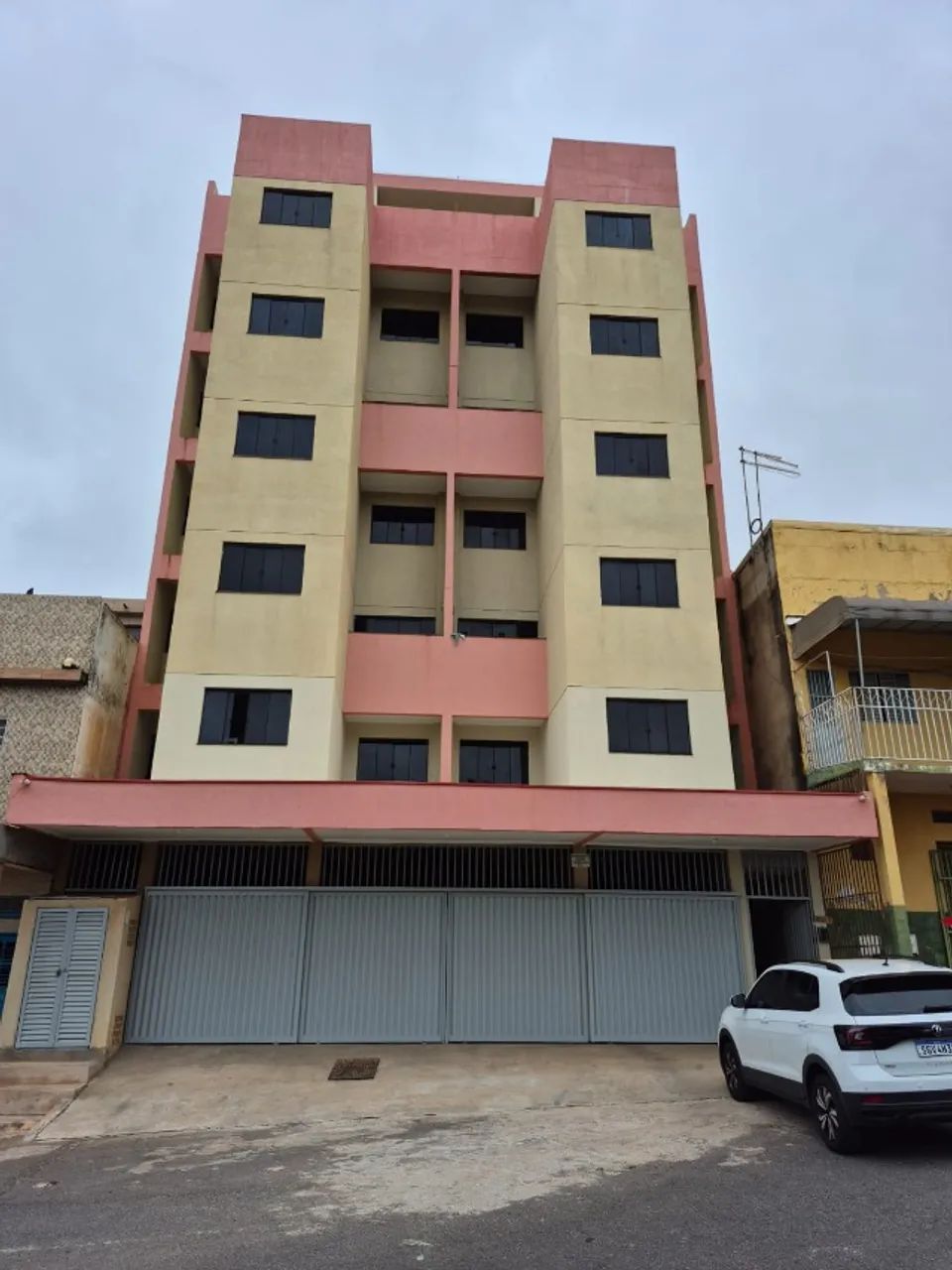 Apartamento 2 Quartos no Gama Sul - Prédio com Elevador e Área Gourmet!