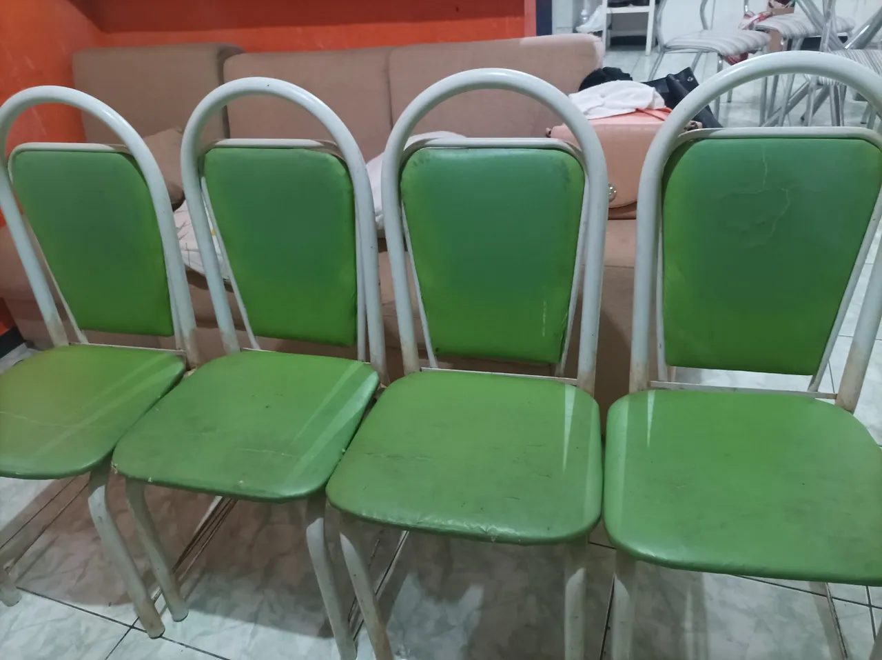 Conjunto de cadeiras verdes
