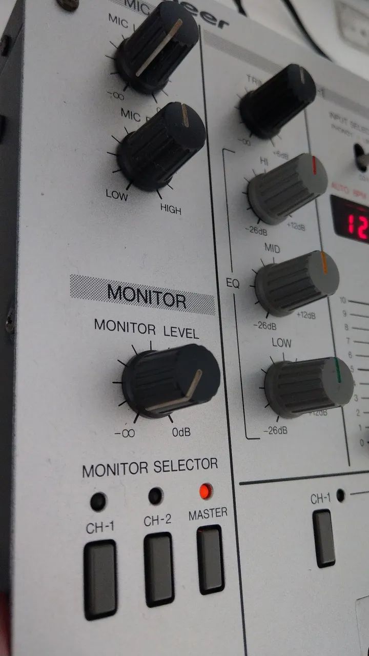 Mixer Pioneer DJM-300S - Equipamentos e Acessórios de Som