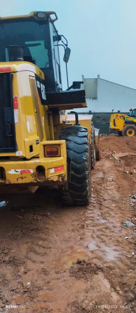 ? VENDE-SE PÁ CARREGADEIRA CATERPILLAR 938H ? - Foto 2