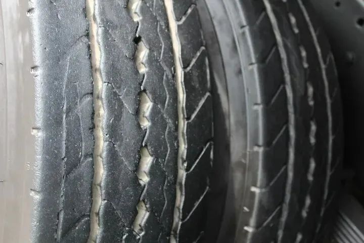 Vw 24250 6x2 - 2012 Munck Argos 50T - Foto 12