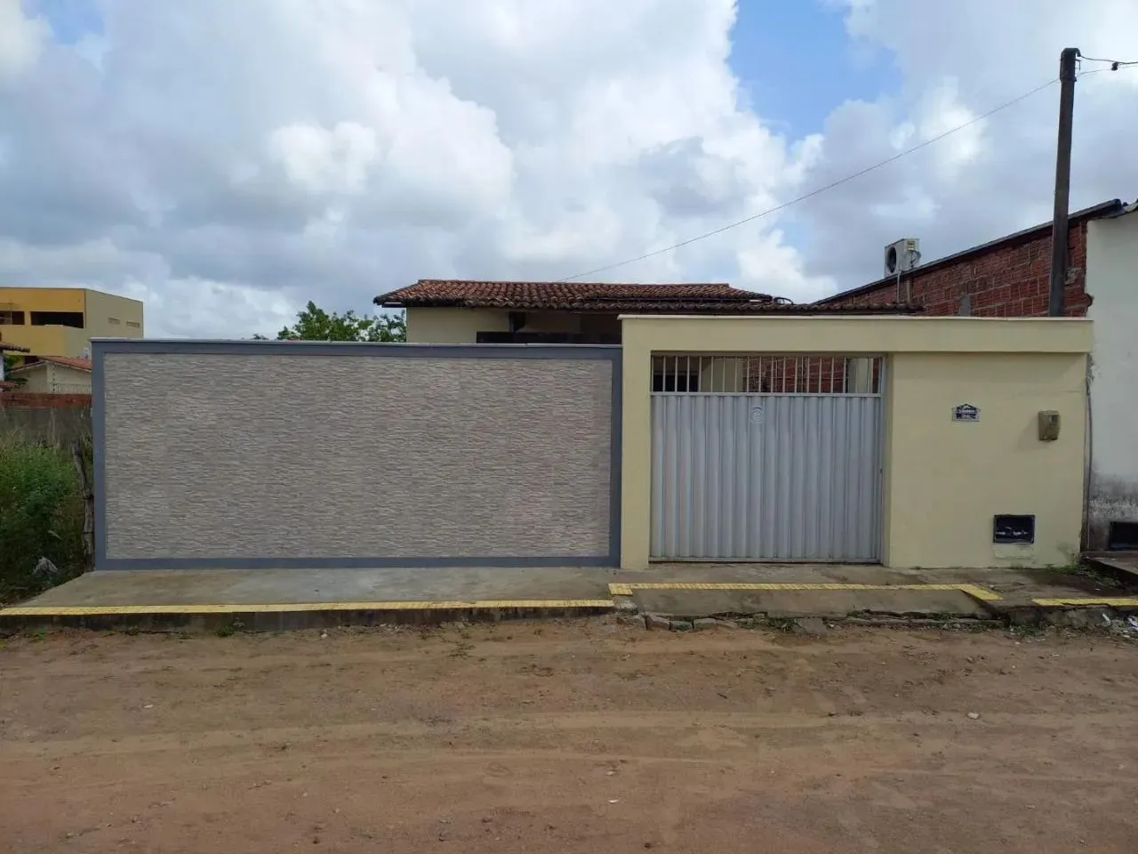 Casa Ampla com 2 Quartos, no Loteamento Porto Brasil!