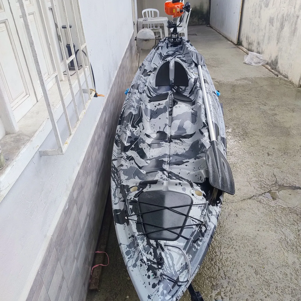 Caiaque para pesca com motor