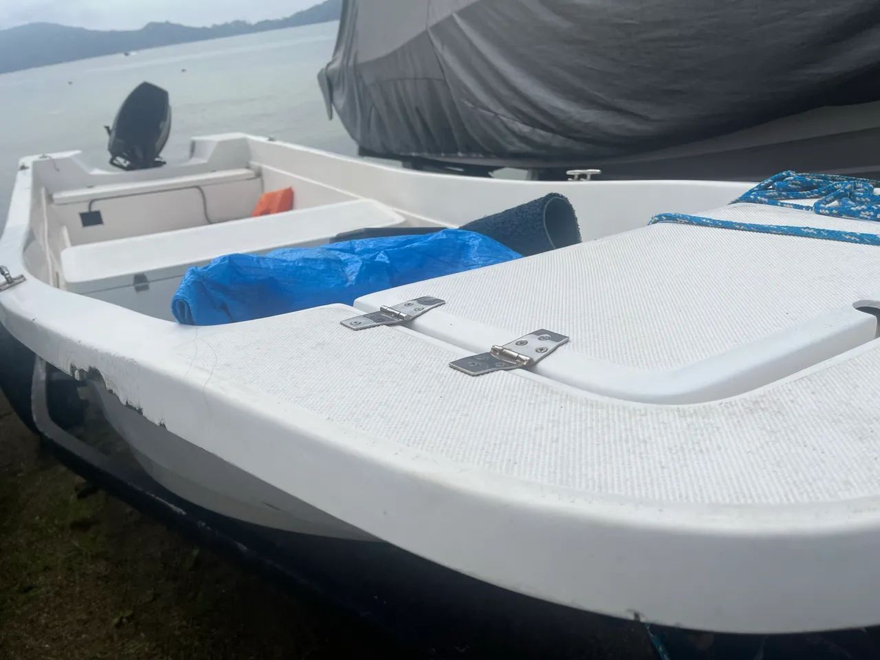 Vendo barco de fibra 