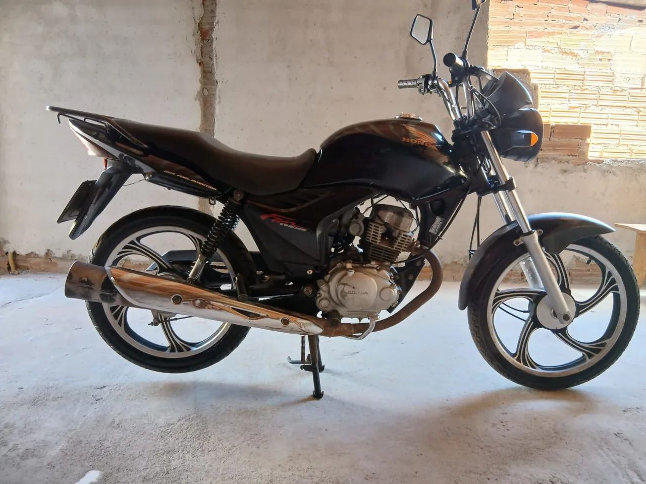 VENDE-SE FAN 150 ESIi 2012