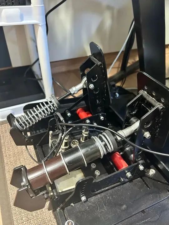 FANATEC CSW 2.5 + FORMULA CARBON + PEDAL PRS LOADCELL - Foto 4