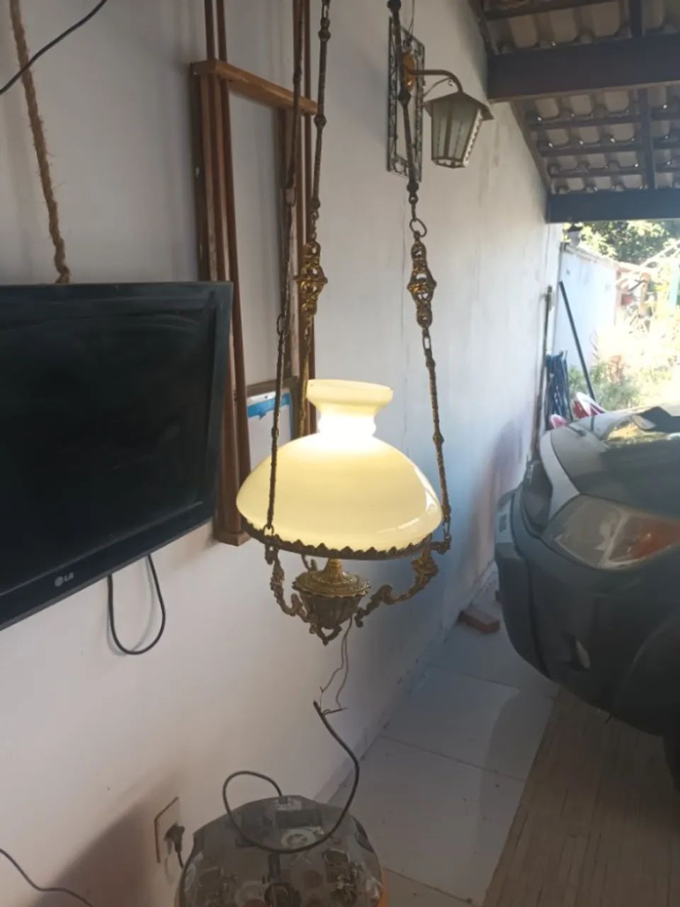 Lustre em bronze antigo
