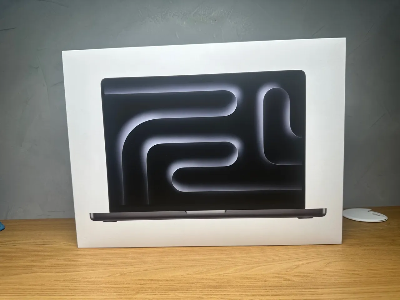 MacBook m4 pro, 16GB, 512 Ssd, 14.2, Cor Space Black