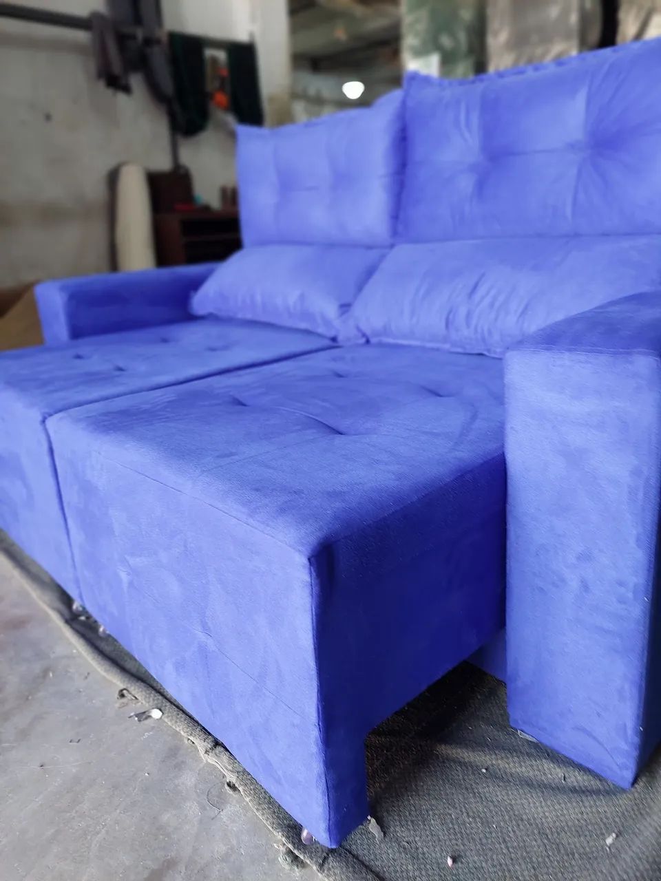 Sofá Retrátil Reclinável Larg 180cm Veludinho Azul - Foto 2