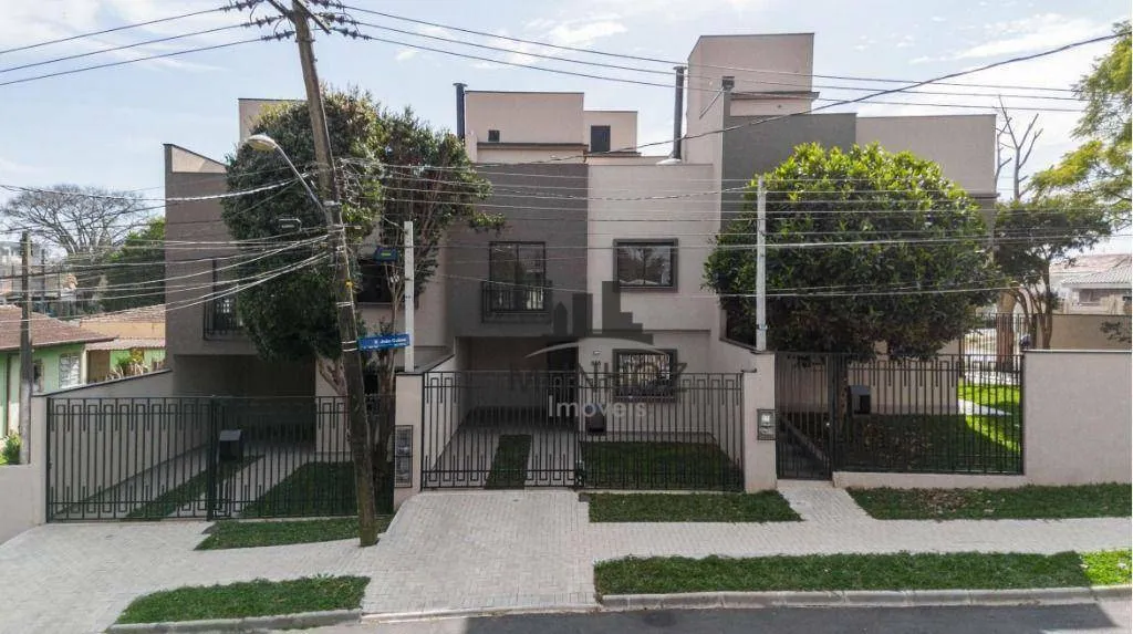 Sobrado com 3 dormitórios à venda, 128 m² por R$ 885.000,00 - Novo Mundo - Curitiba/PR