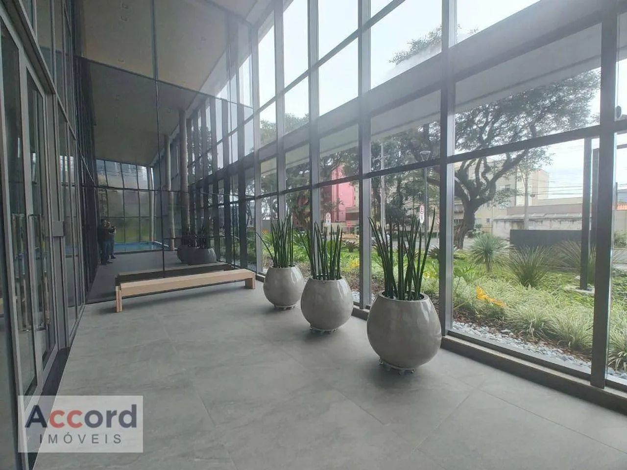 VITRA DECORADO EM ANDAR ALTO, VISTA PARA A SERRA DO MAR E COM 3 SUÍTES - Foto 4