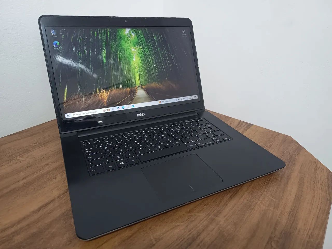 Notebook Dell Core i5 Tela Touchscreen com placa de vídeo dedicada SSD
