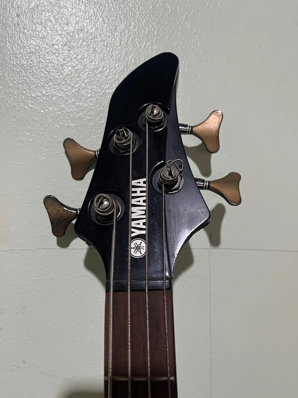 Baixo Elétrico Yamaha 4 Cordas - Foto 2