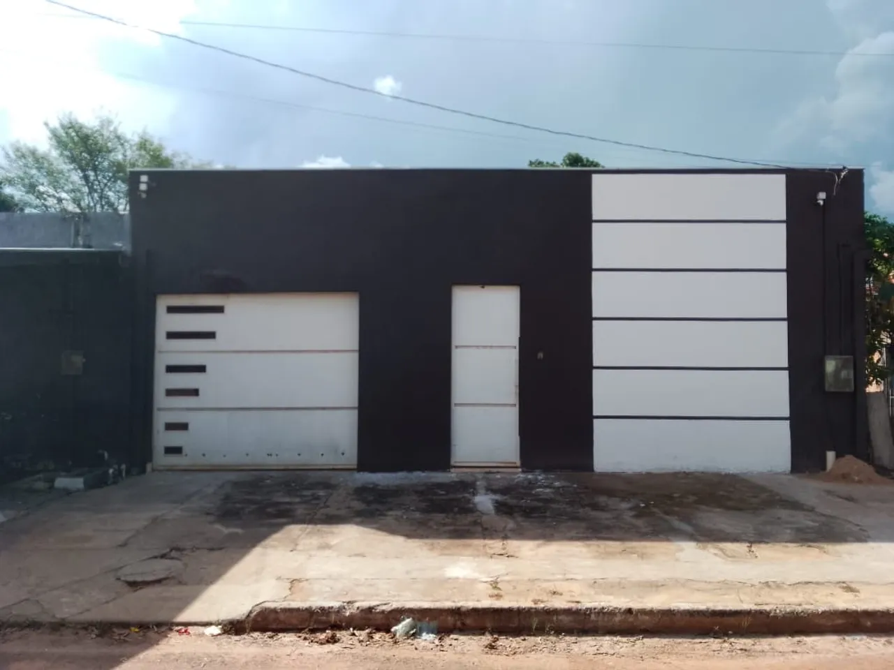 Alugo casa no Jardim Carlos Bezerra 1