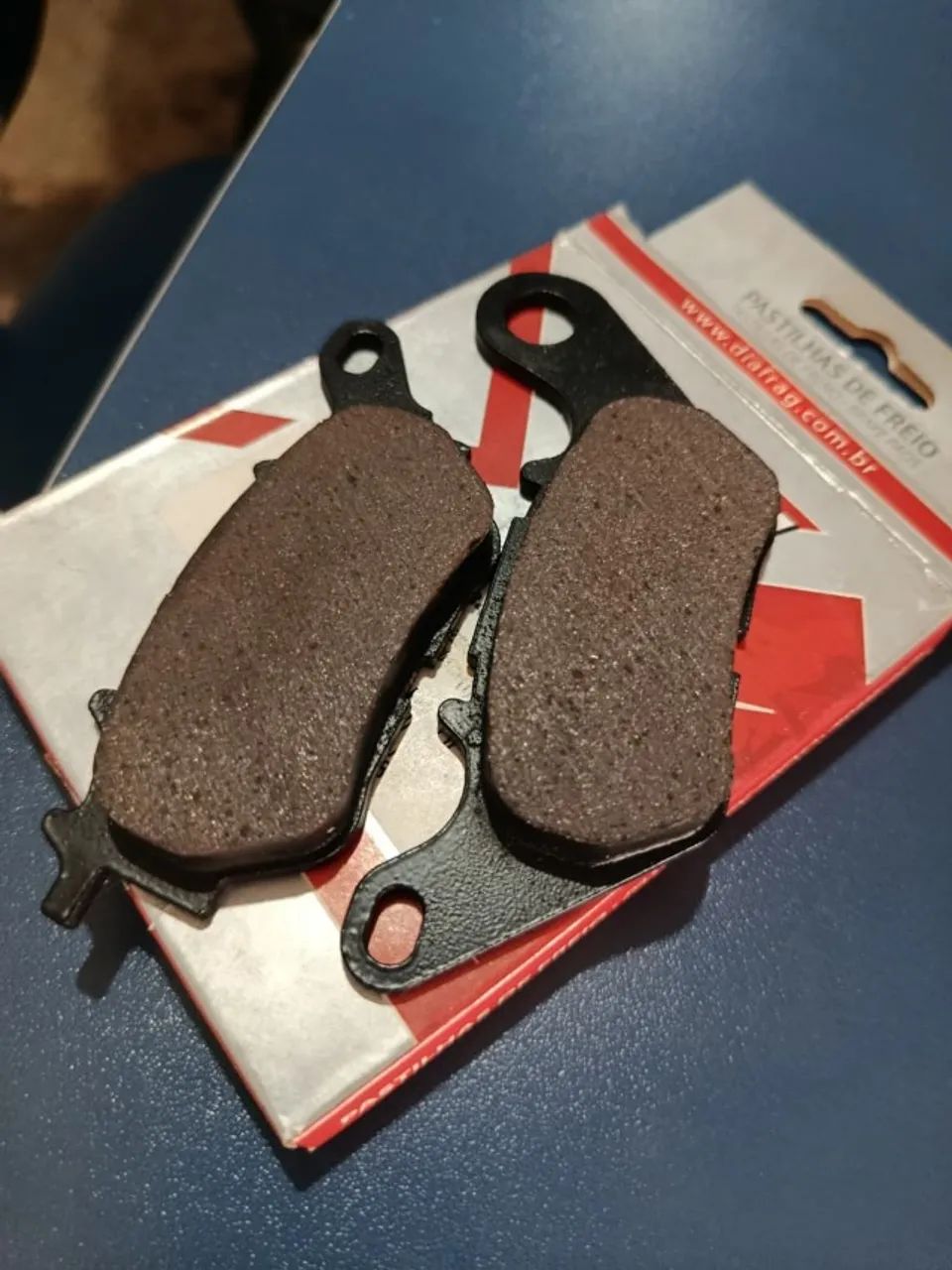 KIT PASTILHAS DE FREIO TRASEIRAS FACTOR 125 / FAZER 150 2014 - 15 / NMAX 160 ABS 2017 - Foto 2