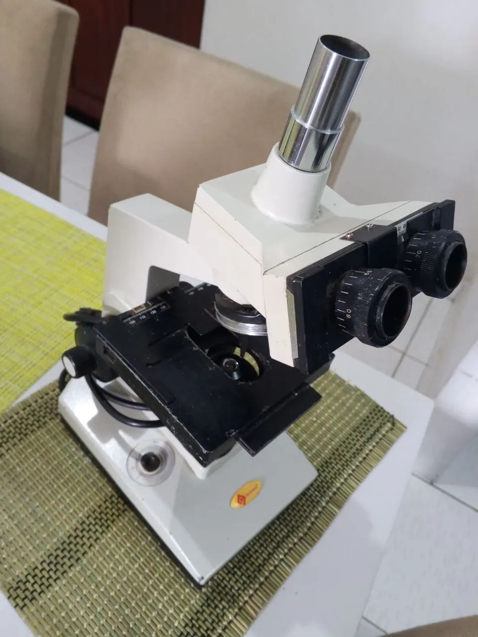 MICROSCÓPIO QUIMIS BINOCULAR - SEMI-NOVO/USADO - Foto 3