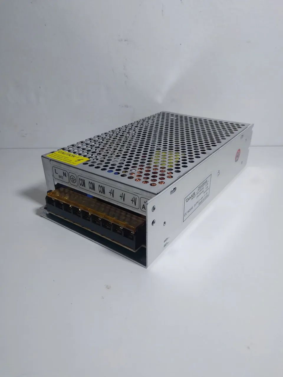 Fonte chaveada Dake 48V 5A nova