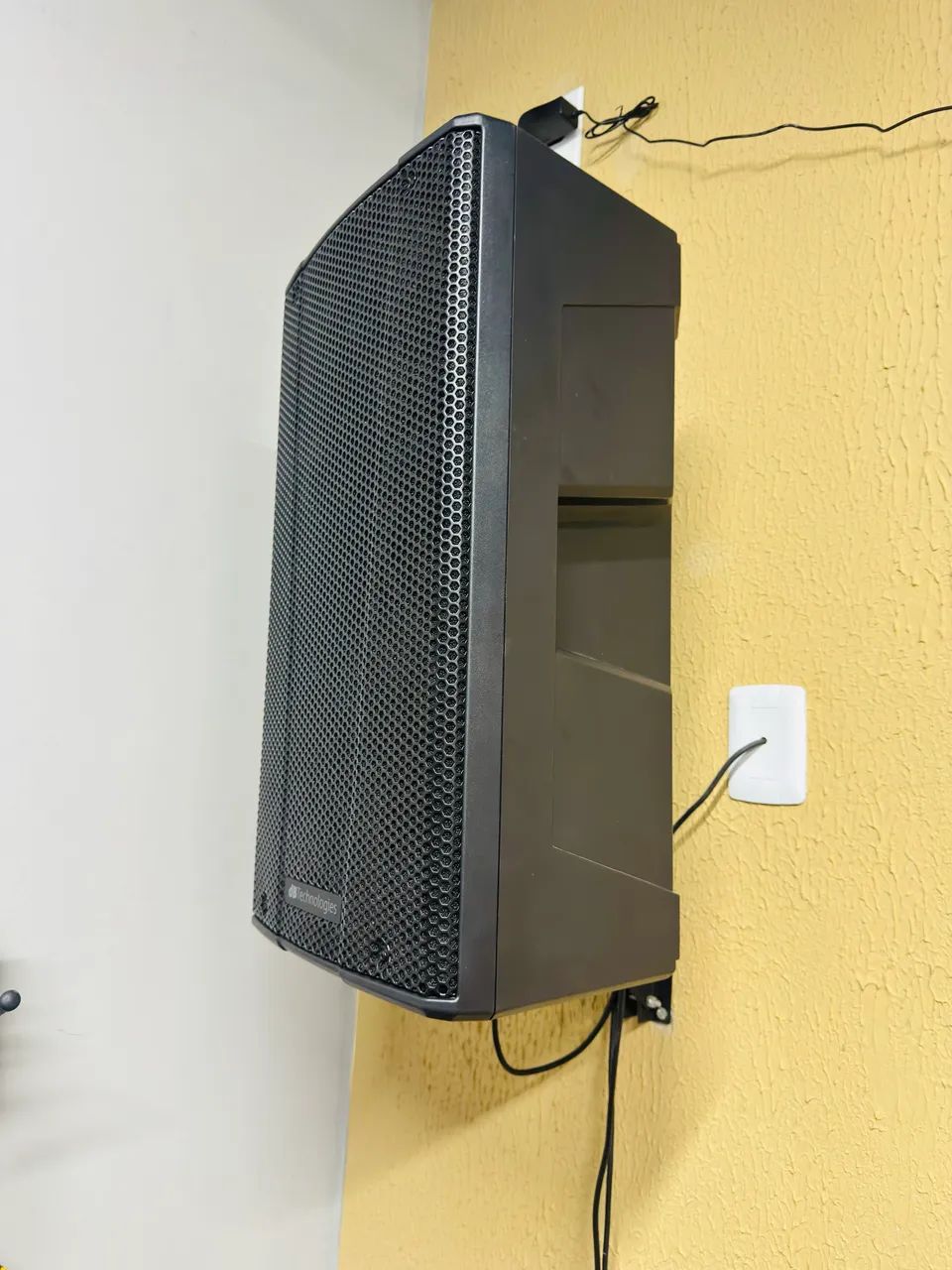 Caixa de som dB Technologies Hype 12