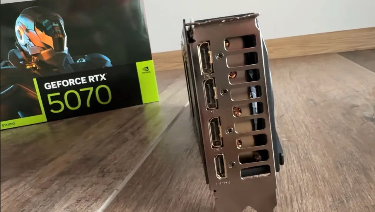 RTX 5070 OC GIGABYTE - Foto 5