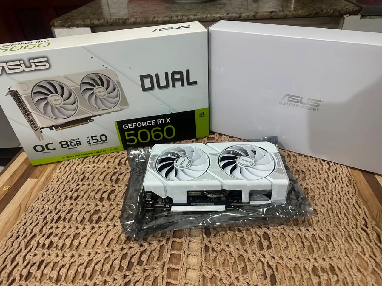 RTX 5060 ASUS BRANCA TOP DE LINHA  - Foto 3