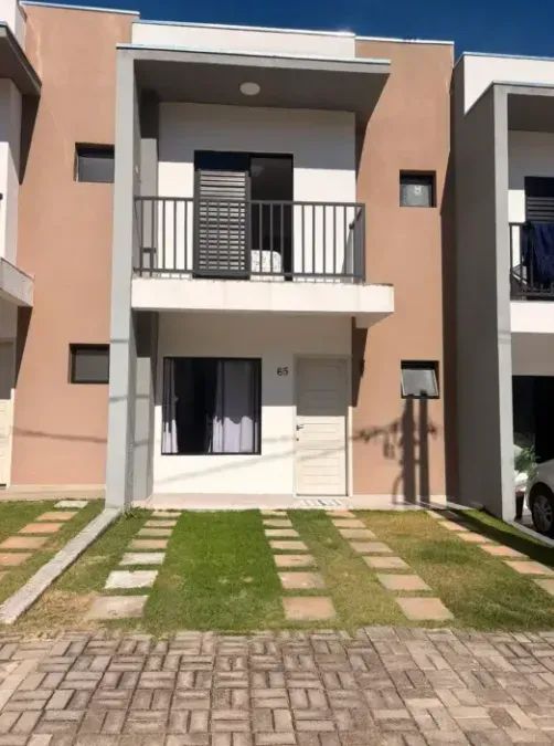 Casa à Venda em Condomínio Fechado