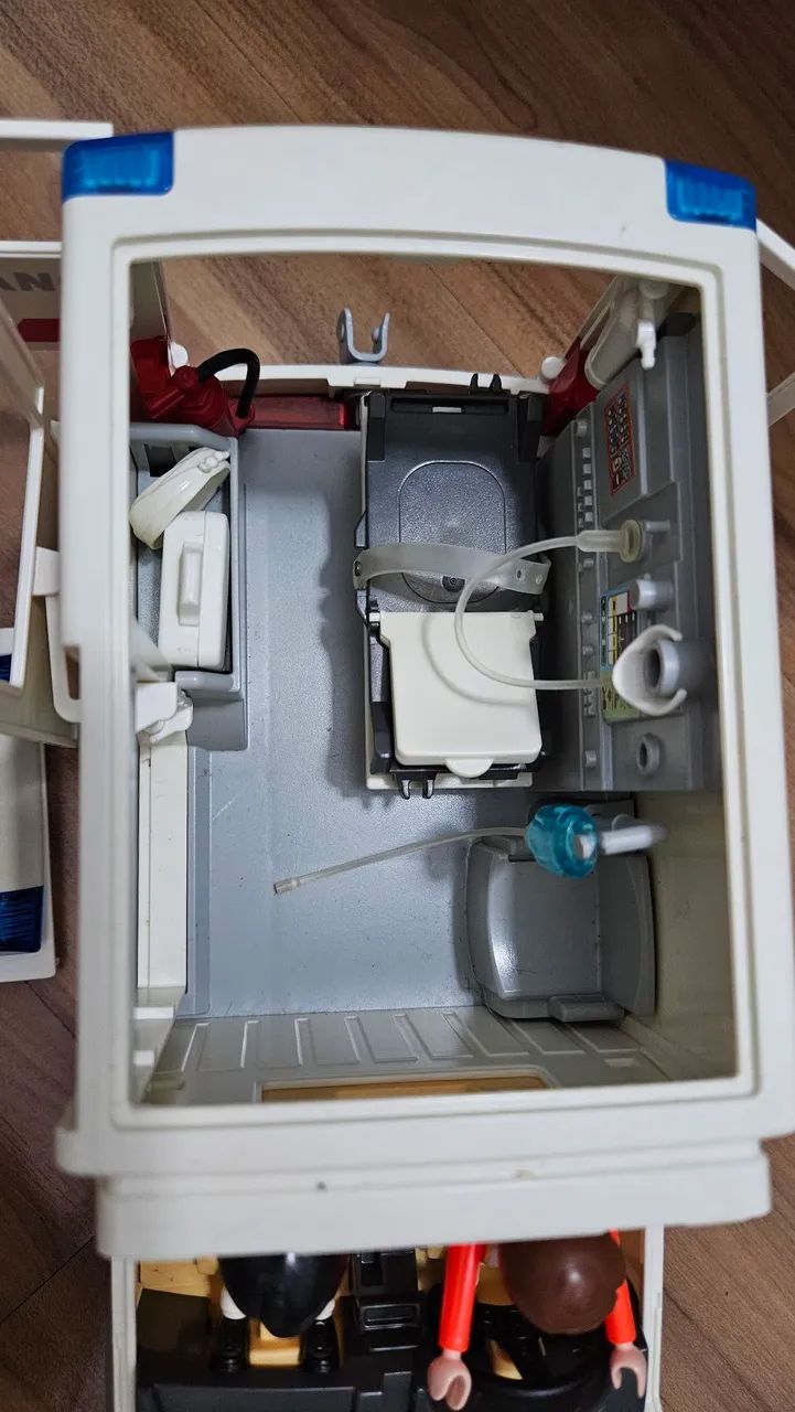Playmobil Ambulância  - Foto 4