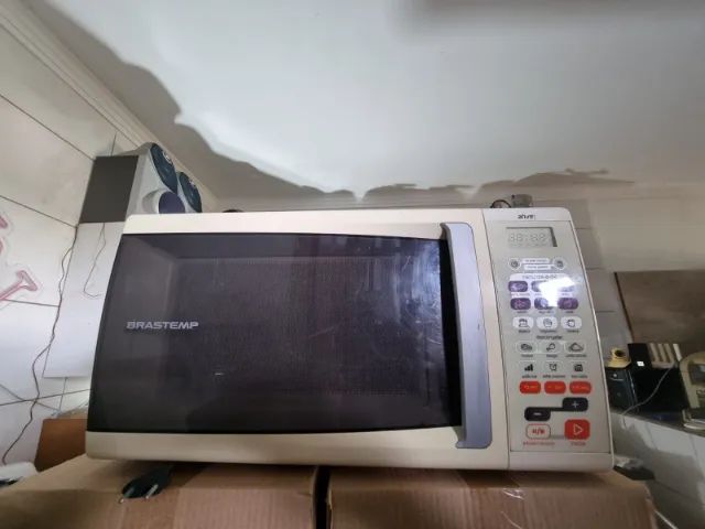 Microondas Brastemp 30 litros bem conservado funcionando 100%
