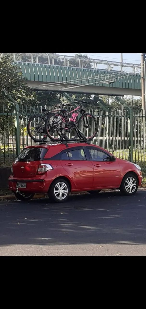 Duas bikes + 2 transbikes, e acessórios novos   