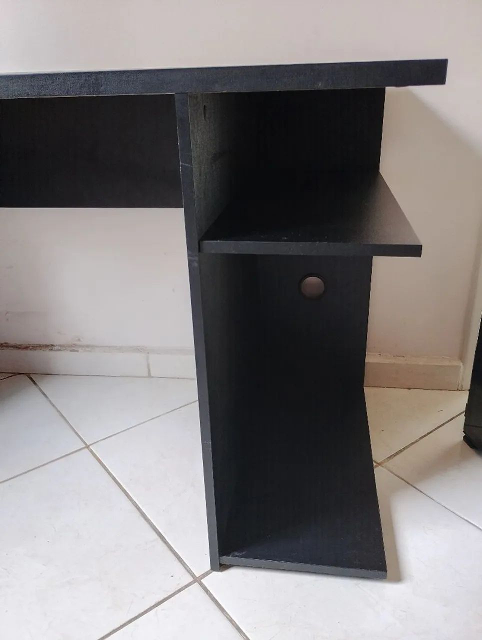 Mesa gamer com pratileiras - Foto 4